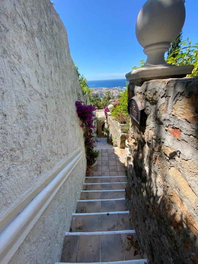 Somptuous Exotic In Villa